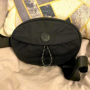 Lululemon : Black Take it On Belt Bag. In perfect condition. Hardly used